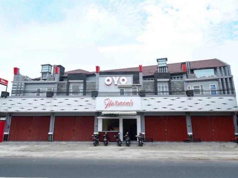 Oyo 1998 Harmonis Hotel Purwokerto Kültér fotó
