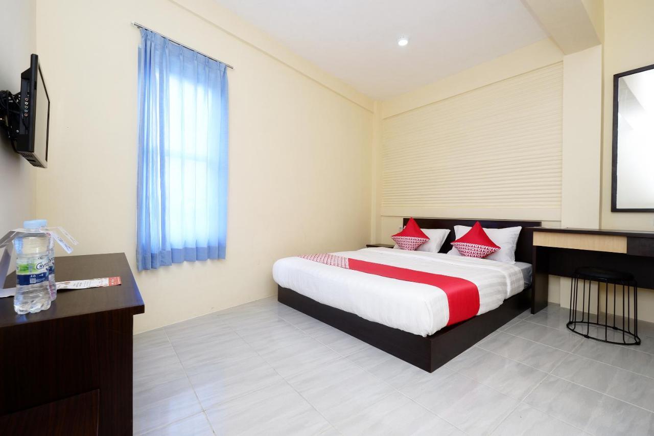 Oyo 1998 Harmonis Hotel Purwokerto Kültér fotó
