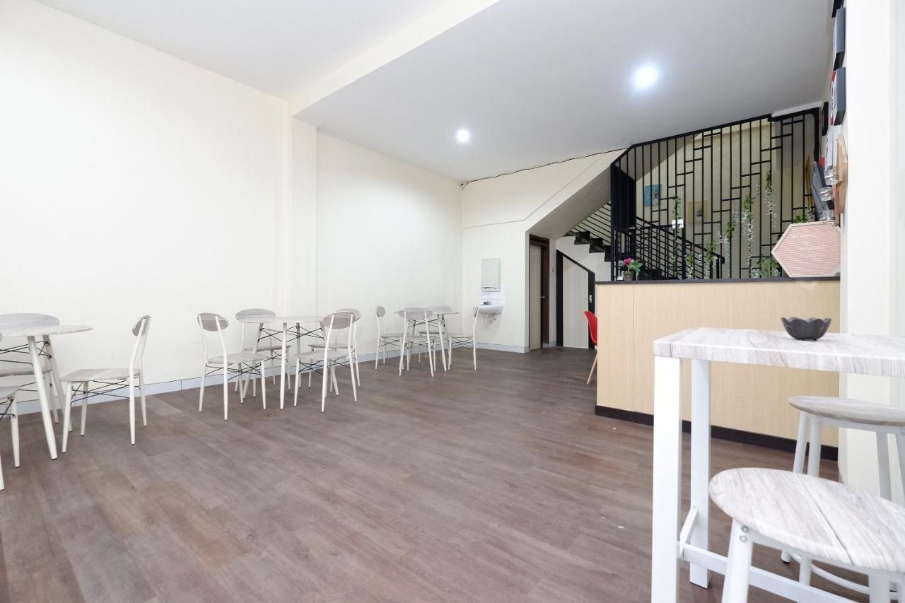 Oyo 1998 Harmonis Hotel Purwokerto Kültér fotó