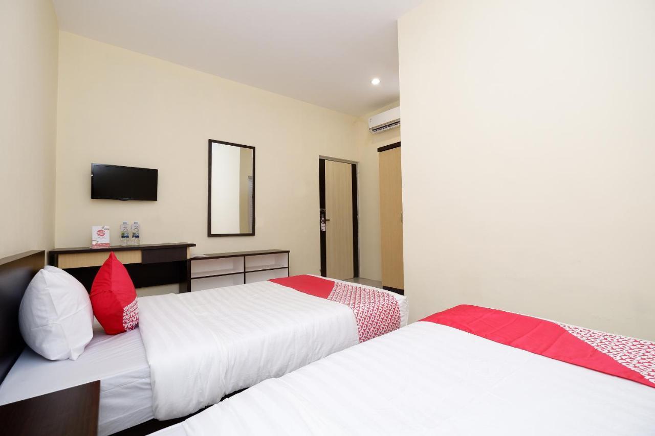 Oyo 1998 Harmonis Hotel Purwokerto Kültér fotó