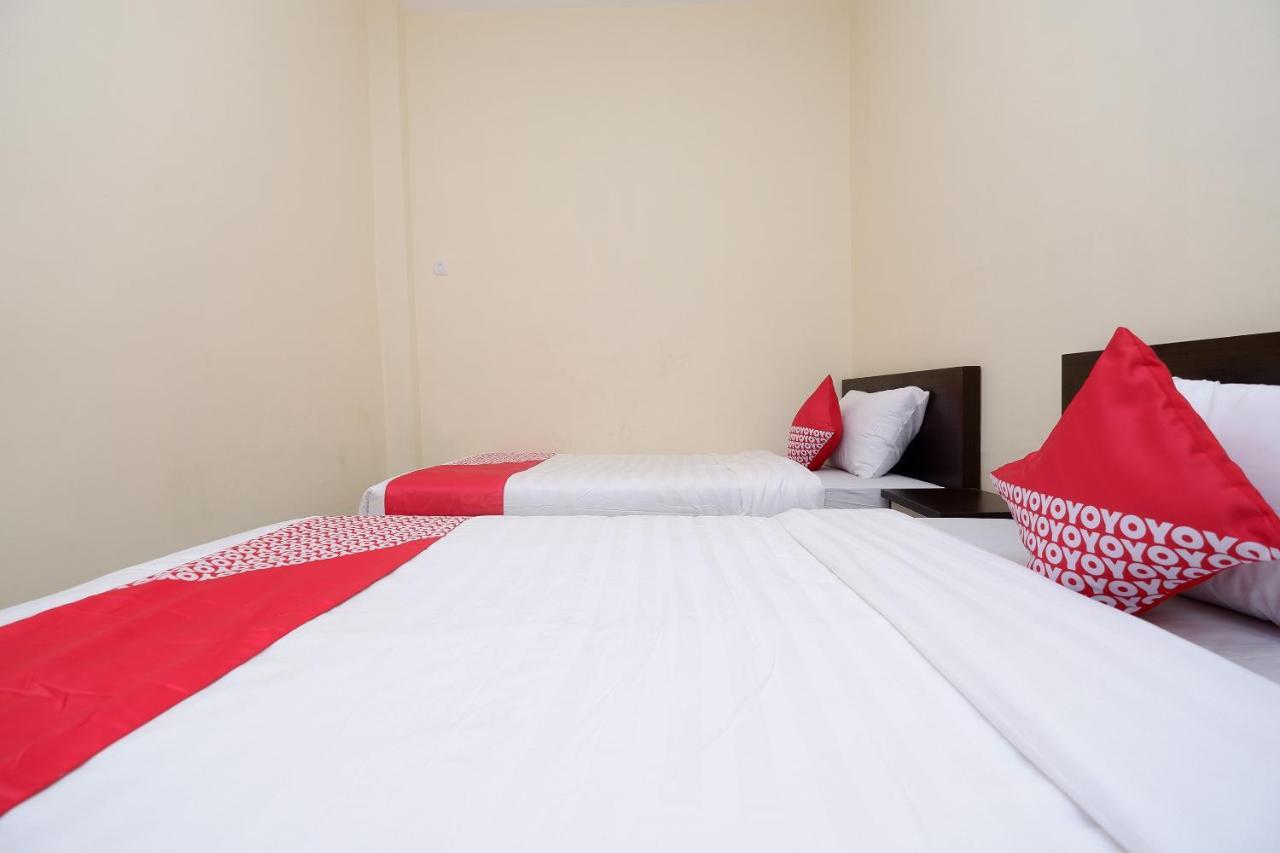 Oyo 1998 Harmonis Hotel Purwokerto Kültér fotó