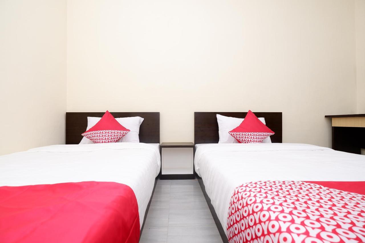 Oyo 1998 Harmonis Hotel Purwokerto Kültér fotó